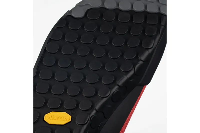 Fizik Gravita Tensor Flat Shoes in Red-2