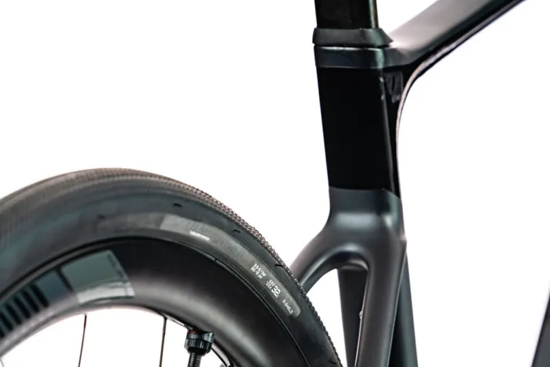 2020 Giant Defy Advanced Pro 2 Road Bike in Black-2