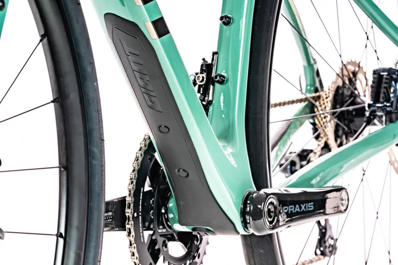 2020 Giant Revolt Advanced 0 Carbon Gravel Bike in Green-2