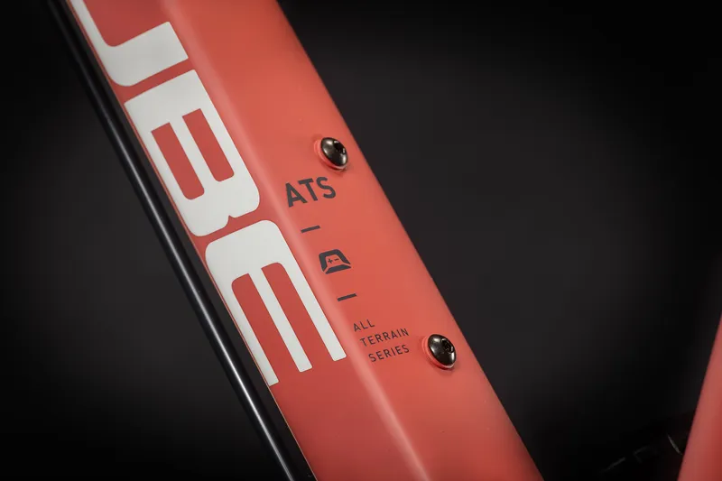 2021 Cube Nature Road Bike in Red-2