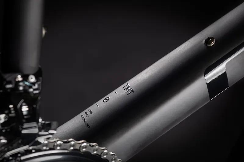 2021 Cube Attain GTC Race Carbon Road Bike in Yellow-3