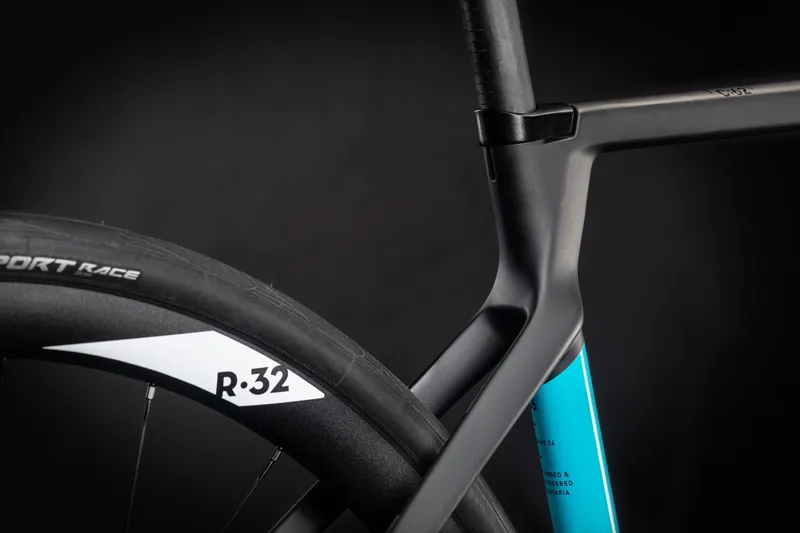 2021 Cube Agree C62 Race Road Bike in Blue-3