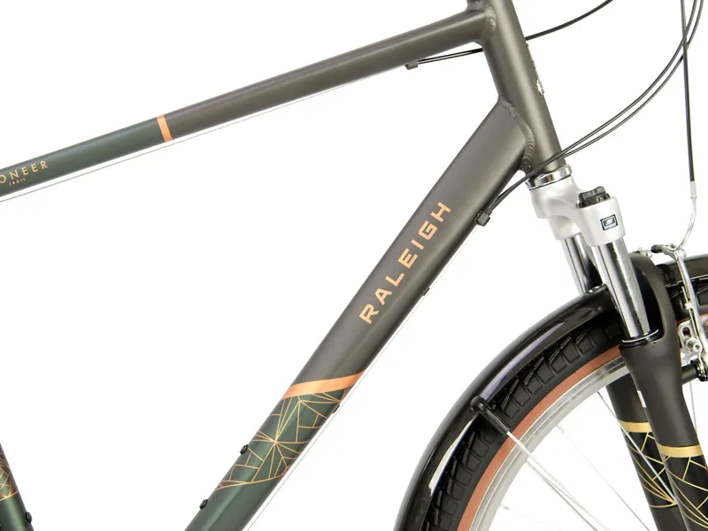 2020 Raleigh Pioneer Trail Crossbar 27.5 Hybrid Bike in Green-6