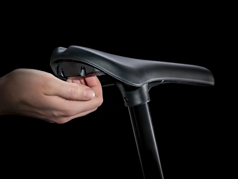 2022 Trek Precaliber 24 8-Speed Suspension Kids Hybrid Bike in Black-2