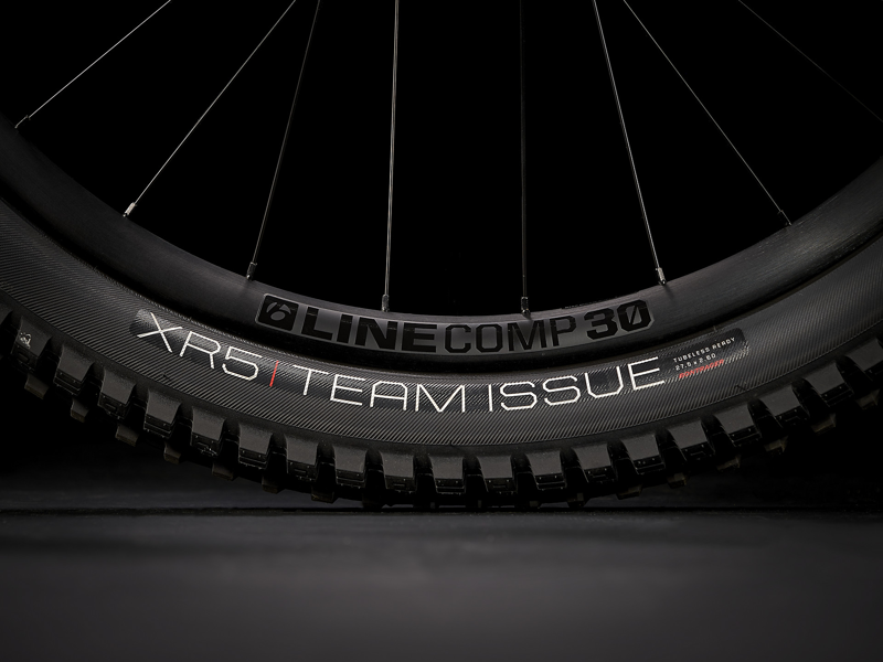 2022 Trek Slash 7 Deore/XT Mountain Bike in Black Olive-6