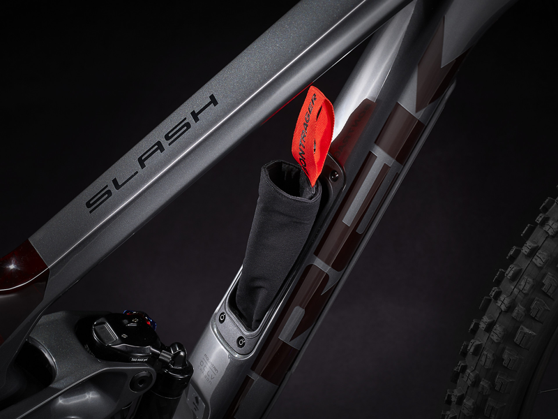 2022 Trek Slash 9.8 XT Carbon Mountain Bike in Lithium Grey-4