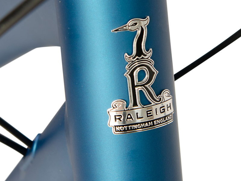2020 Raleigh Strada City 650b Open Frame Hybrid Bike in Blue-7