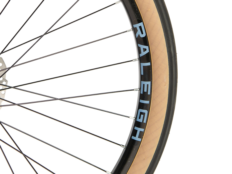 2020 Raleigh Strada City 650b Open Frame Hybrid Bike in Blue-2