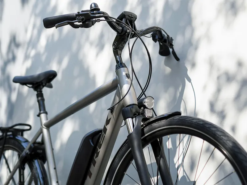 2022 Trek Verve+ 2 500wh Electric Hybrid Bike in Silver-9