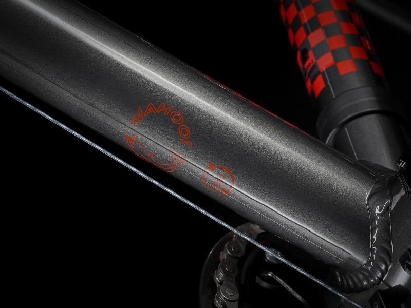 2022 Trek Wahoo 24 Hybrid Kids Bike in Grey-7