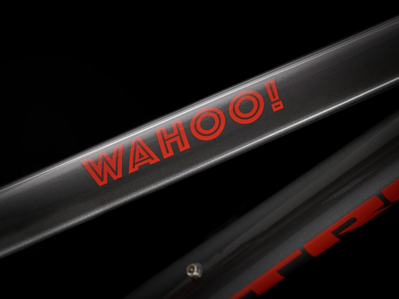 2022 Trek Wahoo 26 Hybrid Kids Bike in Grey-5